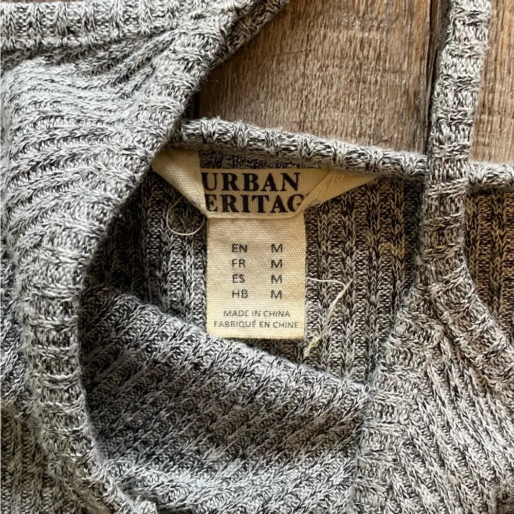 GREY TOP - Picture 3 of 3